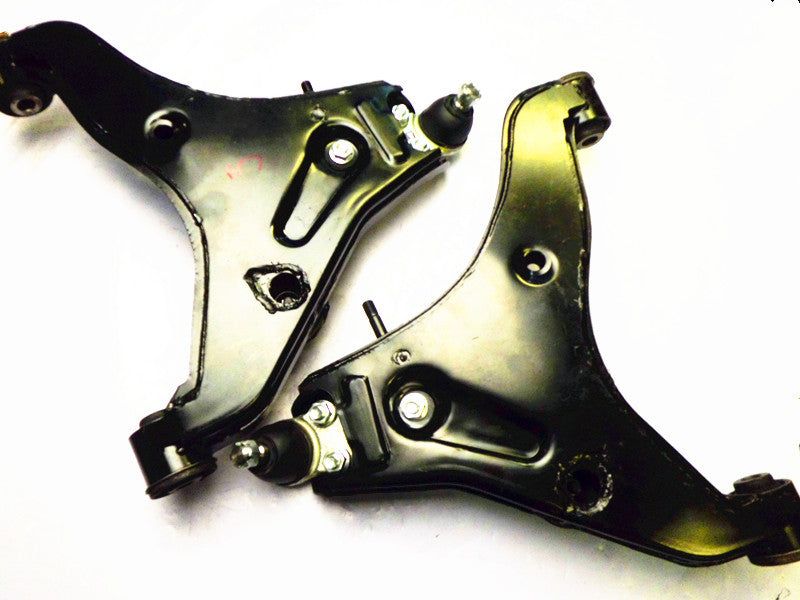 PAIR FRONT LOWER CONTROL ARMS & BALL JOINT FOR MITSUBISHI TRITON MQ MR 15-ON